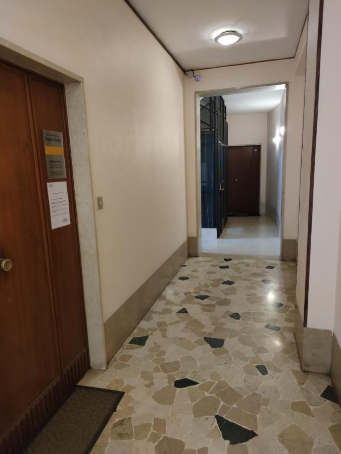 Appartamento Emmerosa, Centro Citta, Parcheggio เวโรนา ภายนอก รูปภาพ